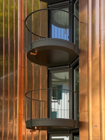 Fassaden, Handläufe aus Metall, Glas · Apartment Building Milchbuck — EMI Architekten