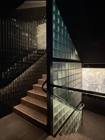 Treppenhäuser, Handläufe aus Metall, Glas · Lokstadthallen — Oxid Architektur