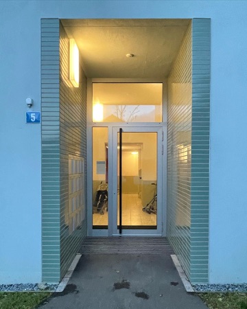 Türen, Eingänge aus Metall, Glas · Wohnhäuser Allenmoostrasse — BDE Architekten