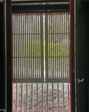 Fenster, Türen aus Metall, Glas · Atelierhouse — Burkhalter Sumi Architekten