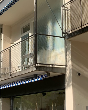 Handläufe, Balkone aus Beton, Metall · Werkbundsiedlung Neubühl — Max Ernst Haefeli / Werner Max Moser