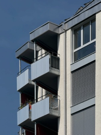 Fassaden, Fenster aus Metall, Glas · Wohnsiedlung Im Sihltal — Roider Giovanoli Architekten