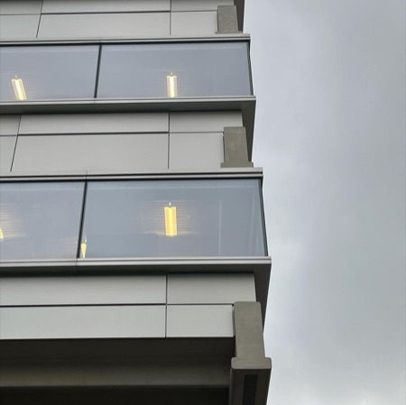 Fassaden, Fenster aus Beton, Metall · SRF News & Sport broadcasting building — Penzel Valier