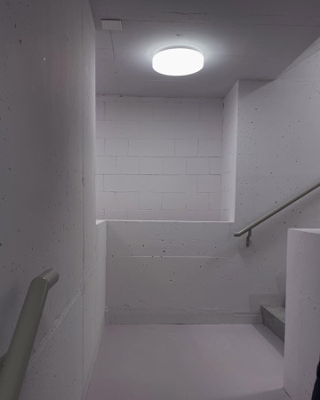Treppenhäuser, Handläufe aus Beton, Metall · Wohnüberbauung Wydäckerring — Duplex Architekten