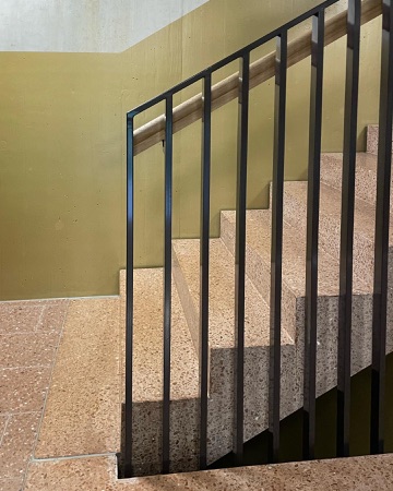 Treppenhäuser, Handläufe aus Holz, Metall · Schweiter-Areal Horgen Oberdorf — Galli Rudolf Architekten