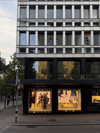 Fassaden, Fenster aus Glas, Naturstein · Bahnhofstrasse 42