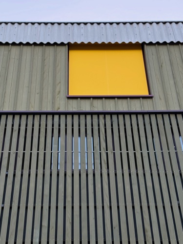 Fassaden, Fenster aus Holz · Schulanlage Wilacker — bernath+widmer Architekten