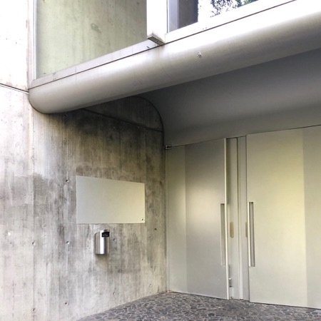 Türen, Eingänge aus Beton, Metall · Kantonsschule Rämibühl — Eduard Neuenschwander