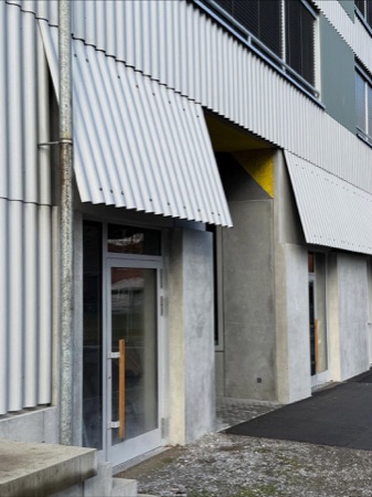 Türen, Eingänge aus Beton, Holz · Westhof Dübendorf — Conen Sigl Architekten