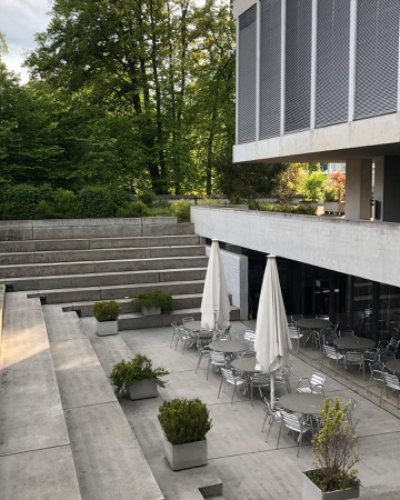 Fassaden, Treppenhäuser aus Beton · Kantonsschule Freudenberg — Jacques Schader