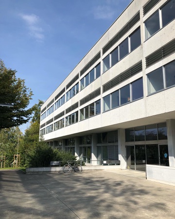 Fassaden, Fenster aus Beton, Glas · Kantonsschule Freudenberg — Jacques Schader