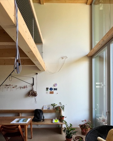 Fenster, Decken aus Holz, Glas · Wohnsiedlung Kuppe, Quartier Trift — Esch Sintzel Architekten