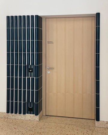 Türen aus Holz, Keramik · Alterssiedlung Talstrasse — Baumberger Stegmeier Architektur