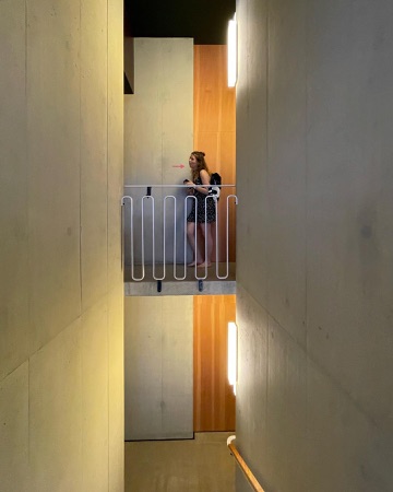 Handläufe aus Beton, Holz · Haus im Garten — Loeliger Strub Architektur