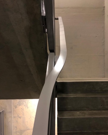 Treppenhäuser, Handläufe aus Beton, Metall · Toni-Areal — EM2N