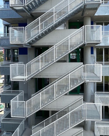 Treppenhäuser, Fenster aus Beton, Metall · Guggach III — Donet Schäfer Reimer Architekten