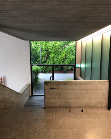 Türen, Eingänge aus Beton, Glas · Kantonsschule Freudenberg — Jacques Schader