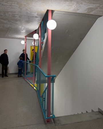 Treppenhäuser, Handläufe aus Beton, Metall · Siedlung Buchwiesen — BS+EMI Architektenpartner