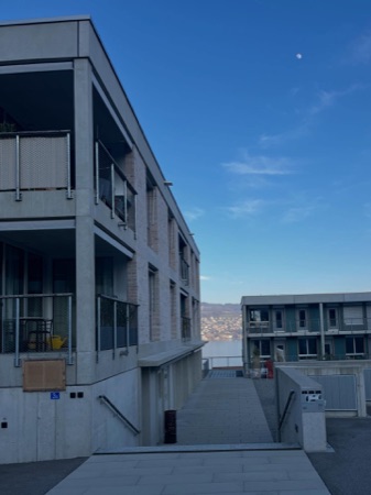 Fassaden, Balkone aus Beton, Metall · Anders Wohnen im Alter Winkelhalden — op-arch