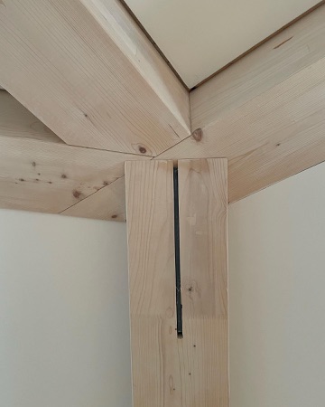 Stützen, Decken aus Holz · Ersatzneubau Hunzikerei - Wohnen im Gewerbehaus — op-arch