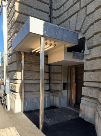 Türen, Eingänge aus Metall, Glas · Ehemalige Börse, Bahnhofstrasse 3 — Studio Märkli