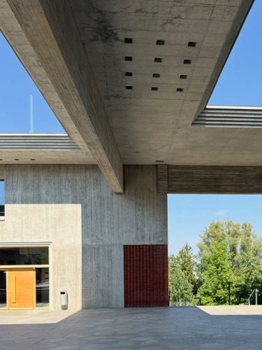 Decken aus Beton · Schulanlage Schauenberg — Adrian Streich Architekten