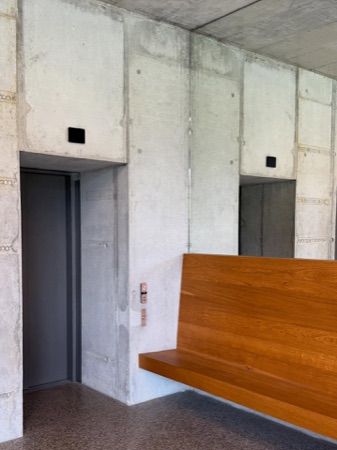 Türen aus Beton, Holz · Zellweger-Park | Weiherweg — EM2N