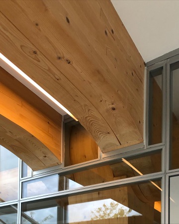 Fenster, Decken aus Holz, Glas · Tamedia office building — Shigeru Ban Architects