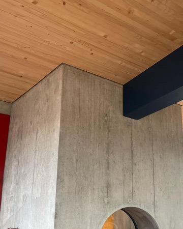 Decken aus Beton, Holz · Alterswohnen Waffenplatzstrasse 18 — Loeliger Strub Architektur