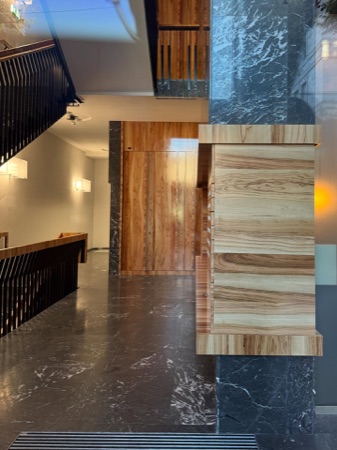 Handläufe aus Holz, Metall · Ehemalige Börse, Bahnhofstrasse 3 — Studio Märkli