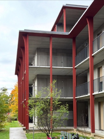 Fassaden, Balkone aus Beton, Holz · Wohnensemble — Studio Gugger