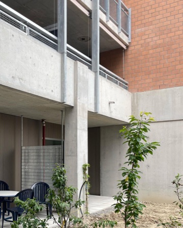 Handläufe, Balkone aus Beton, Metall · Wohnsiedlung Birchstrasse — Enzmann Fischer Partner