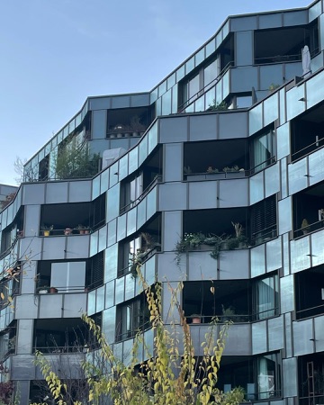 Fassaden, Balkone aus Metall, Glas · Wohnüberbauung Guggach — BS+EMI Architektenpartner
