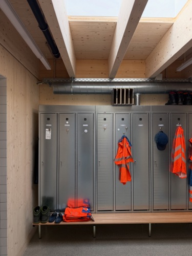 Oberlichter aus Holz · Werkhof Tiefbauamt Kanton Zürich — Malte Kloes Architekten