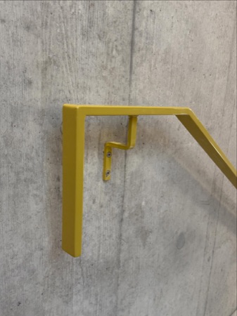 Handläufe aus Beton, Metall · Wohnhaus Auwiesenstrasse — Adrian Streich Architekten
