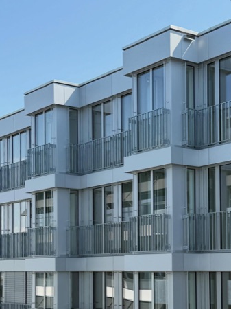 Fassaden, Fenster aus Metall, Glas · Querbau im Zwhatt — Studio Märkli