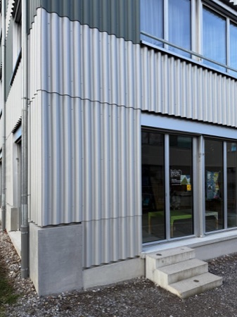 Fassaden, Fenster aus Beton, Metall · Westhof Dübendorf — Conen Sigl Architekten
