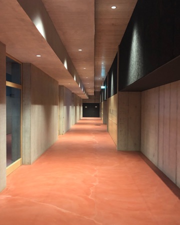 Decken aus Beton, Holz · Erweiterung Schulanlage Mettmenstetten — Esch Sintzel Architekten