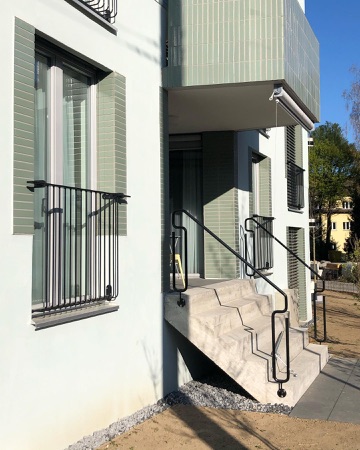 Fassaden, Treppenhäuser aus Beton, Metall · Wohnhäuser Allenmoostrasse — BDE Architekten