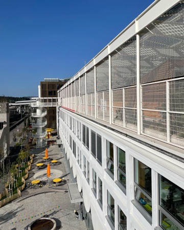Fassaden, Fenster aus Metall, Glas · Schulanlage Allmend — Studio Burkhardt