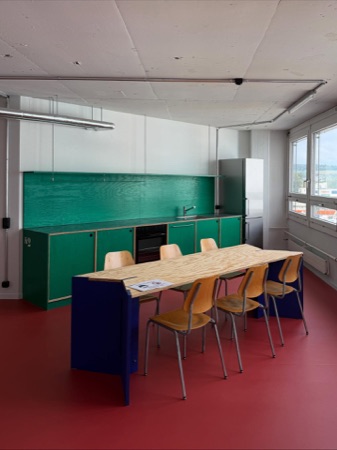Küchen aus Beton, Holz · Das wohltemperierte Haus, Winkelbau Zwhatt — EMI Architekten