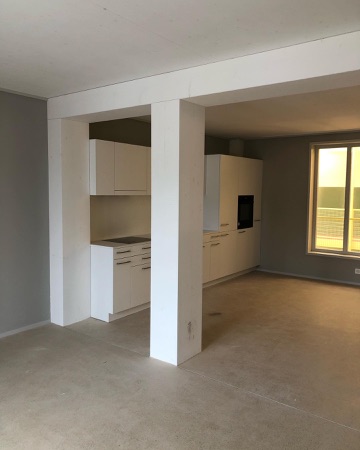 Fenster, Küchen aus Holz, Verputz · Haus Krokodil — ARGE Baumberger Stegmeier / KilgaPopp