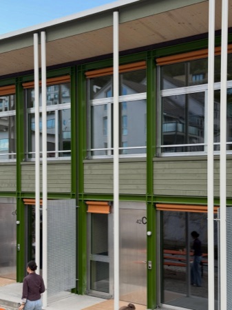 Fassaden, Fenster aus Holz, Metall · Atelierhäuser Horgen Ebnet — Neff Neumann Architekten