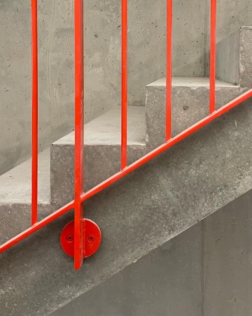 Treppenhäuser, Handläufe aus Beton, Metall · Manegg Mitte — Neff Neumann Architekten