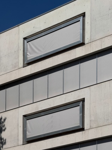 Fassaden, Fenster aus Beton, Metall · Campus Moos — E2A