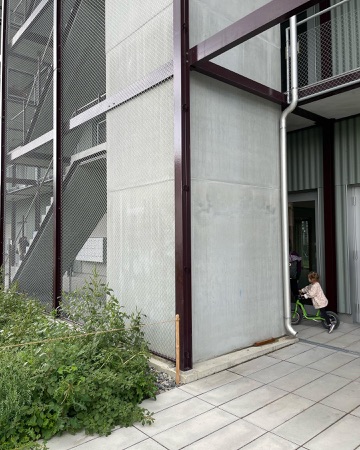 Fassaden, Eingänge aus Beton, Metall · Hobelwerk, Haus E — Ramser Schmid Architekten