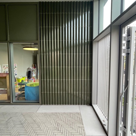Fassaden, Fenster aus Glas, Backstein · Wohnungen am Rietpark — E2A