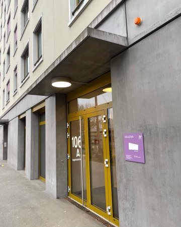 Türen, Eingänge aus Beton, Metall · Mehr als Wohnen, Haus F — Futurafrosch