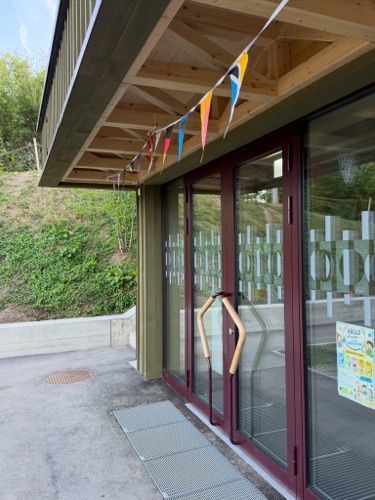 Türen, Eingänge aus Holz, Glas · Schulanlage Wilacker — bernath+widmer Architekten