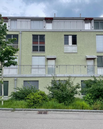 Fassaden, Fenster aus Metall, Verputz · Wohnhaus mit Gewerbe am Bahnhof Töss — KilgaPopp Architekten